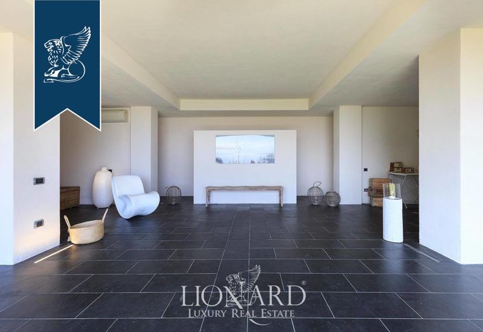 Image No.60-8 Bed Villa for sale