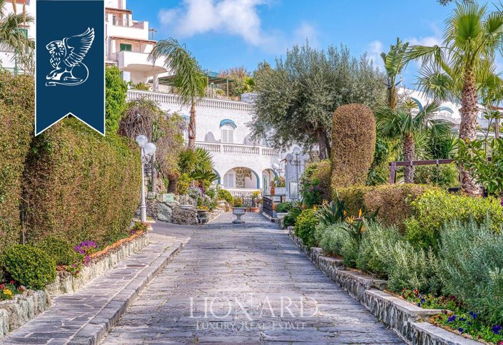 Image No.19-Un hôtel de 62 chambres à vendre à Forio