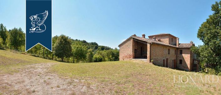 Image No.17-9 Bed Country House for sale