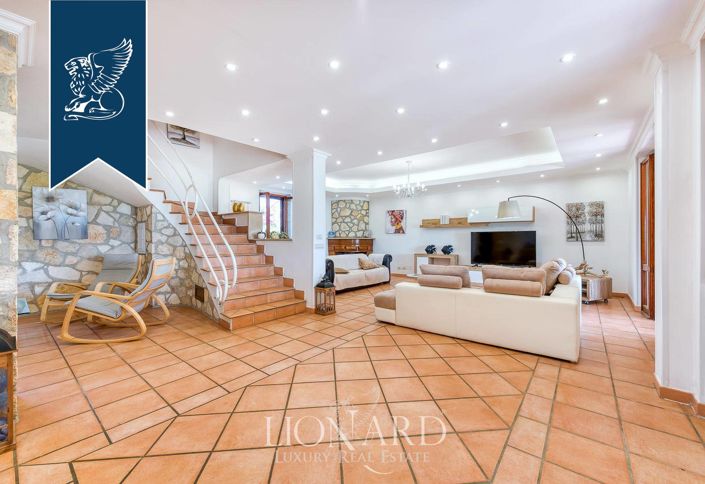 Image No.11-Villa de 9 chambres à vendre à San Felice Circeo