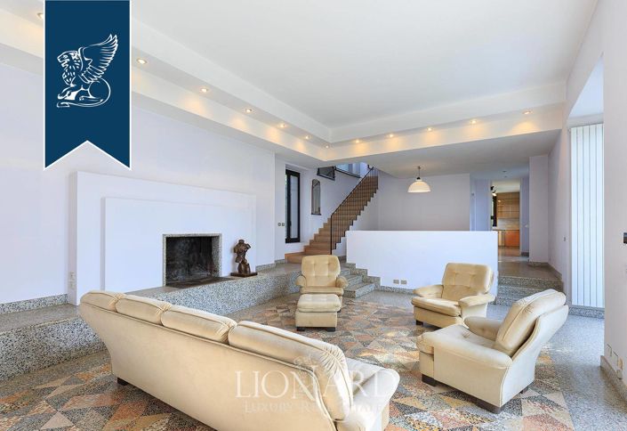 Image No.18-7 Bed Villa for sale