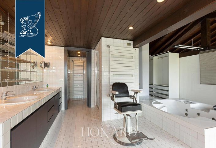 Image No.36-7 Bed Villa for sale