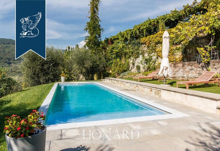 Image No.9-8 Bed Villa for sale