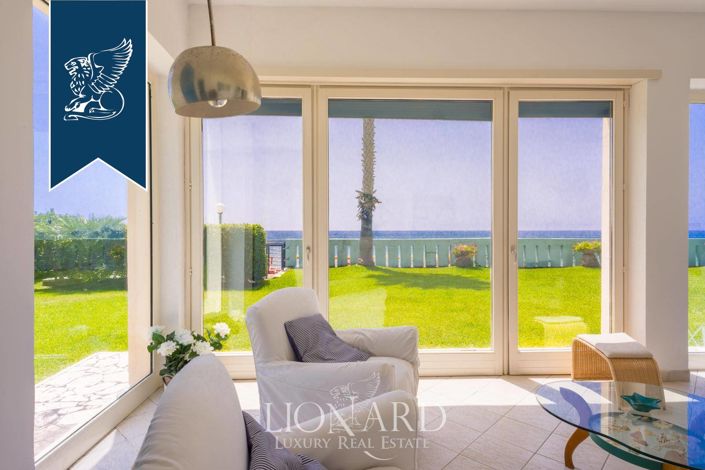 Image No.11-6 Bed Villa for sale