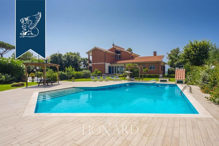 Image No.2-6 Bed Villa for sale