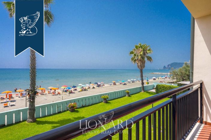 Image No.9-6 Bed Villa for sale