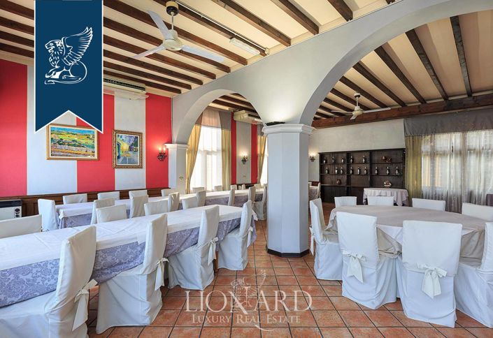 Image No.30-5 Bed Villa for sale