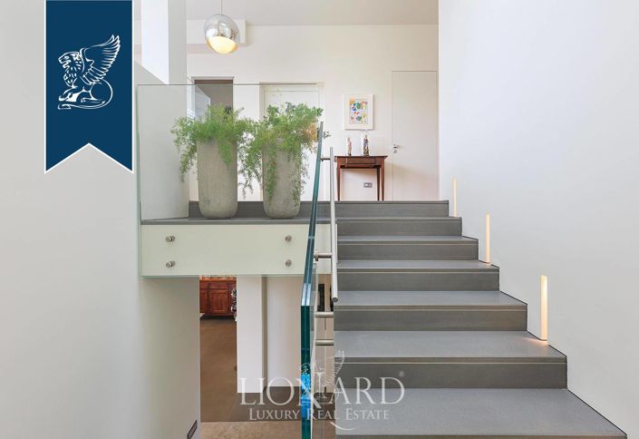 Image No.33-8 Bed Villa for sale