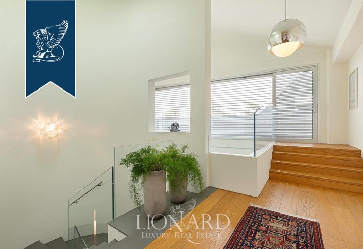 Image No.34-8 Bed Villa for sale