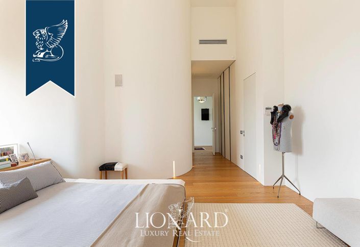 Image No.37-8 Bed Villa for sale