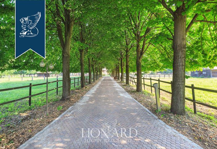 Image No.18-4 Bed Farmhouse for sale