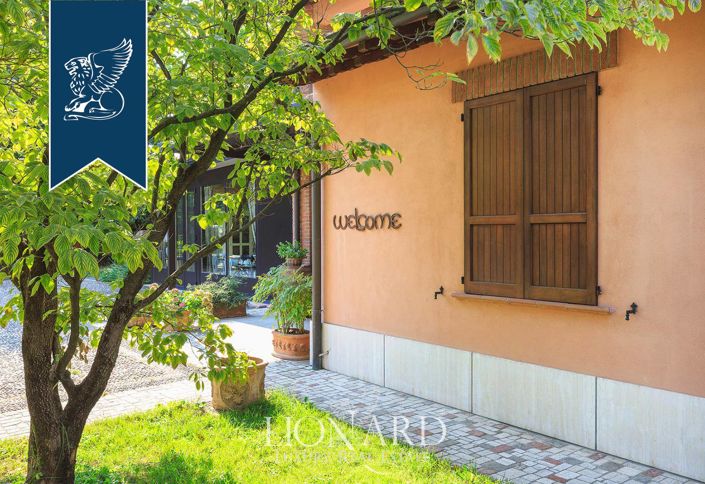 Image No.21-4 Bed Farmhouse for sale