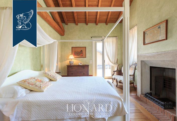 Image No.40-4 Bed Farmhouse for sale