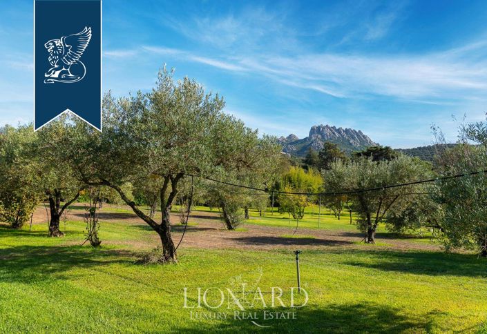 Image No.17-5 Bed Villa for sale