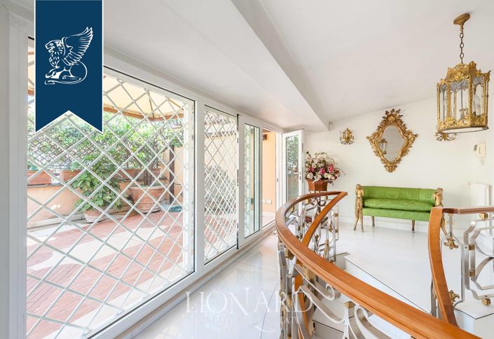 Image No.17-4 Bed Property for sale