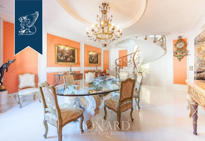 Image No.5-4 Bed Property for sale