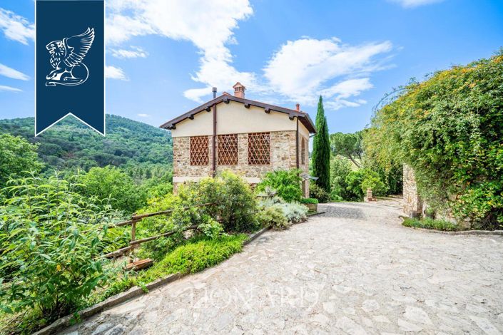 Image No.15-9 Bed Farmhouse for sale