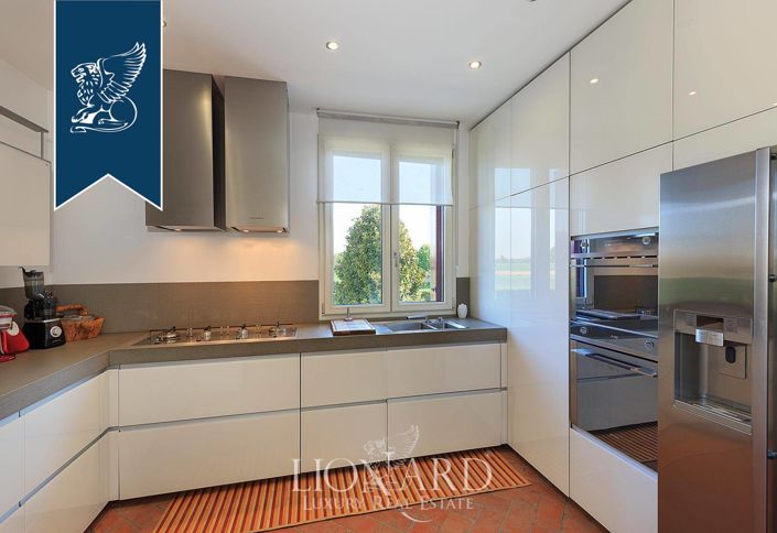 Image No.14-3 Bed Villa for sale