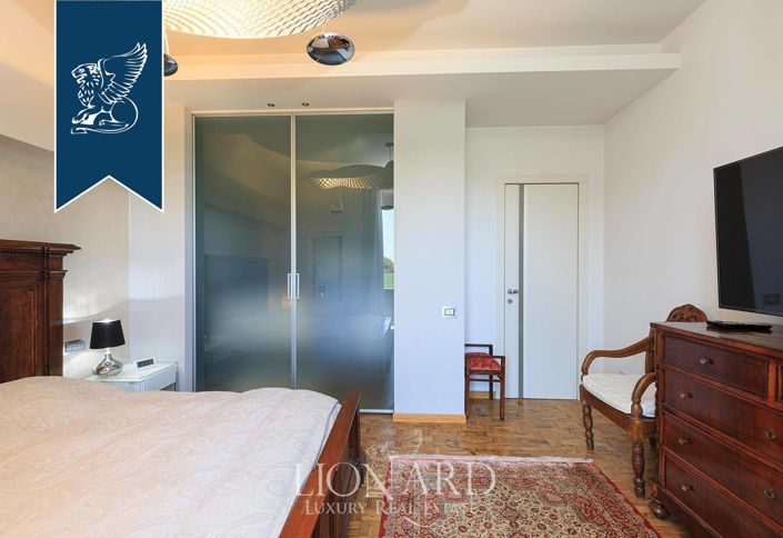 Image No.19-3 Bed Villa for sale