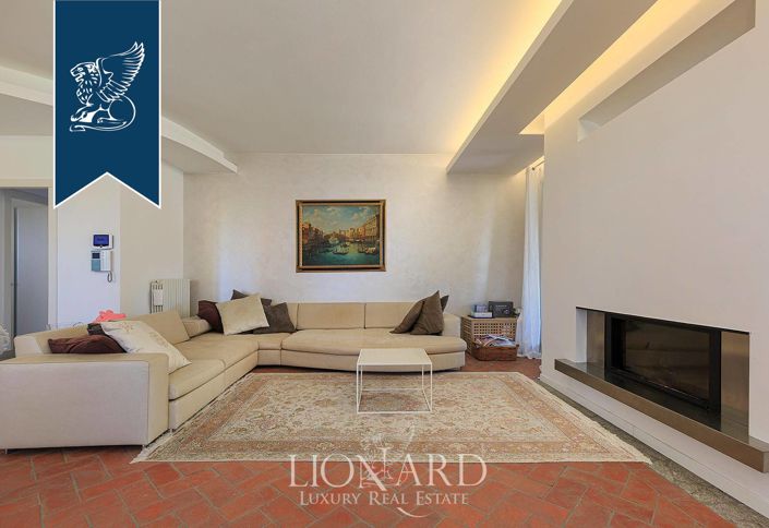 Image No.9-3 Bed Villa for sale