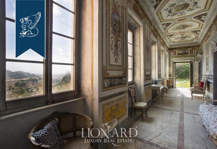 Image No.25-30 Bed Villa for sale