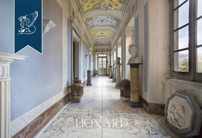 Image No.32-30 Bed Villa for sale