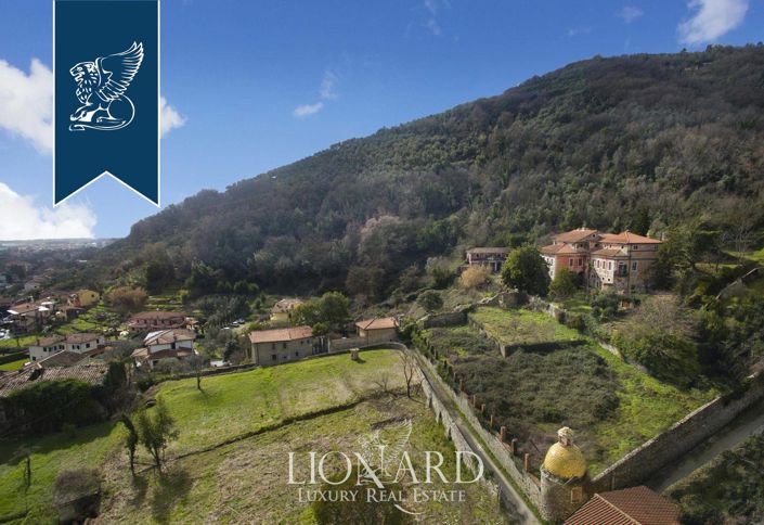 Image No.9-30 Bed Villa for sale