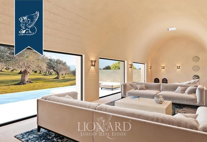 Image No.13-Maison de campagne de 12 chambres à vendre à Massafra