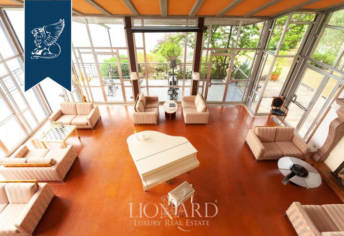 Image No.14-17 Bed Villa for sale