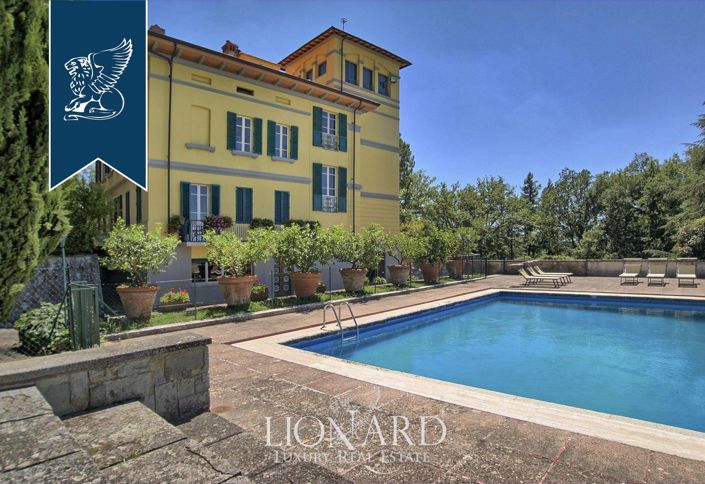 Image No.2-8 Bed Villa for sale