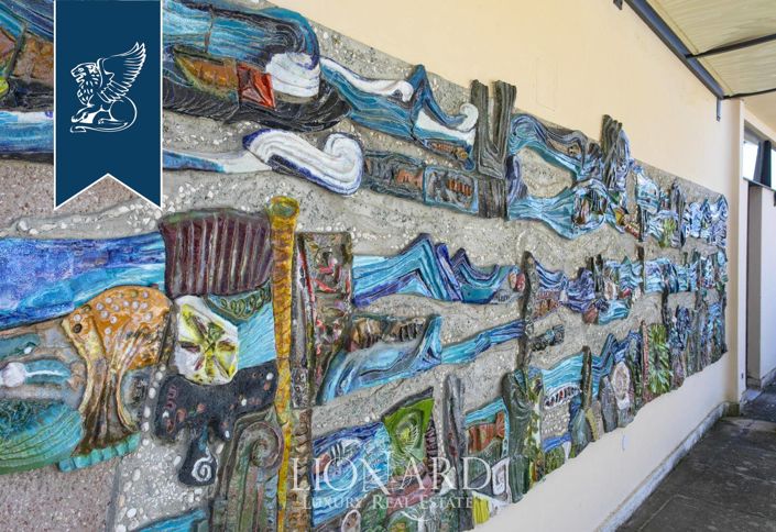 Image No.7-8 Bed Villa for sale