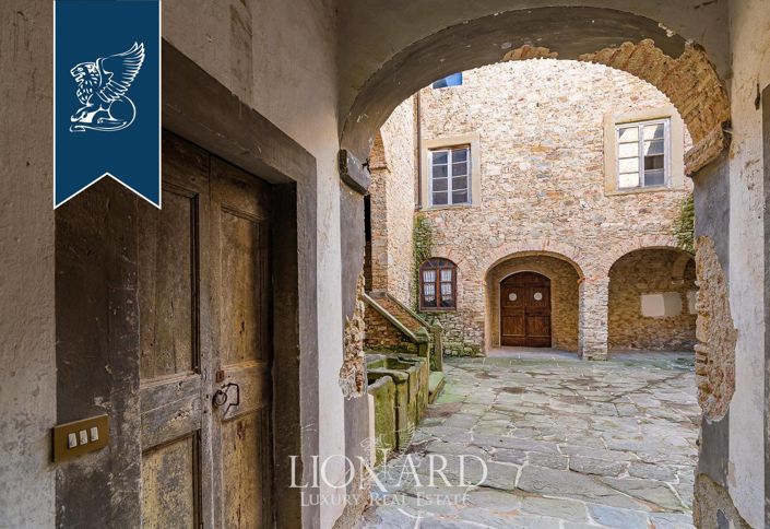 Image No.24-29 Bed Property for sale