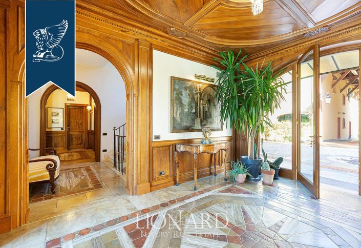 Image No.27-8 Bed Villa for sale