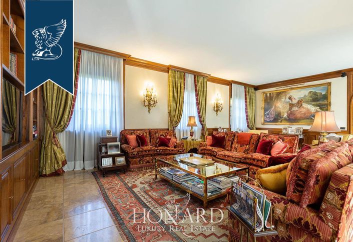 Image No.32-8 Bed Villa for sale