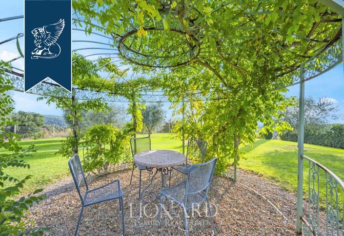 Image No.20-Ferme de 13 chambres à vendre à Cinigiano