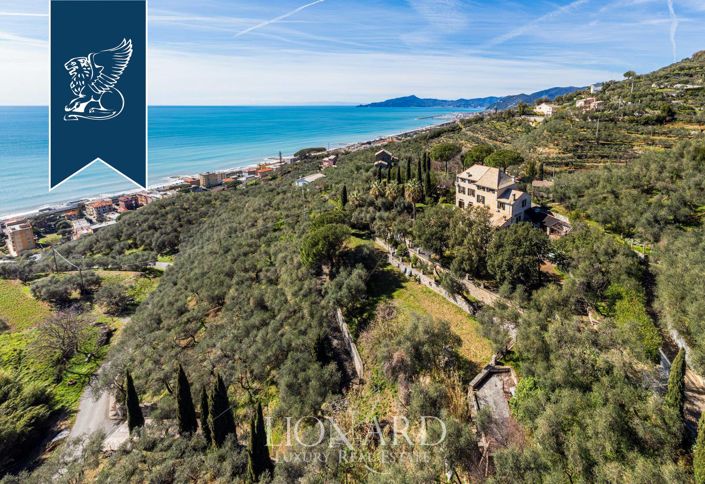 Image No.2-7 Bed Villa for sale