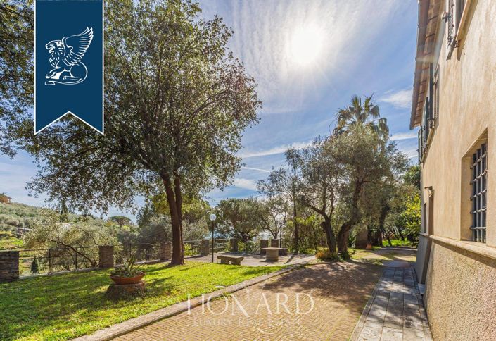 Image No.20-7 Bed Villa for sale