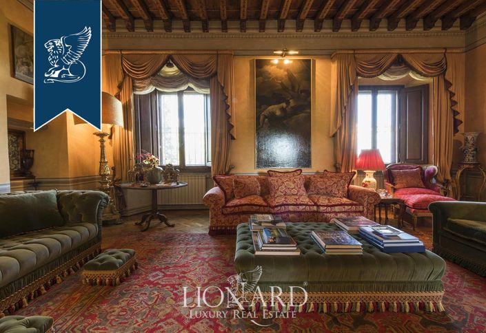 Image No.37-8 Bed Villa for sale