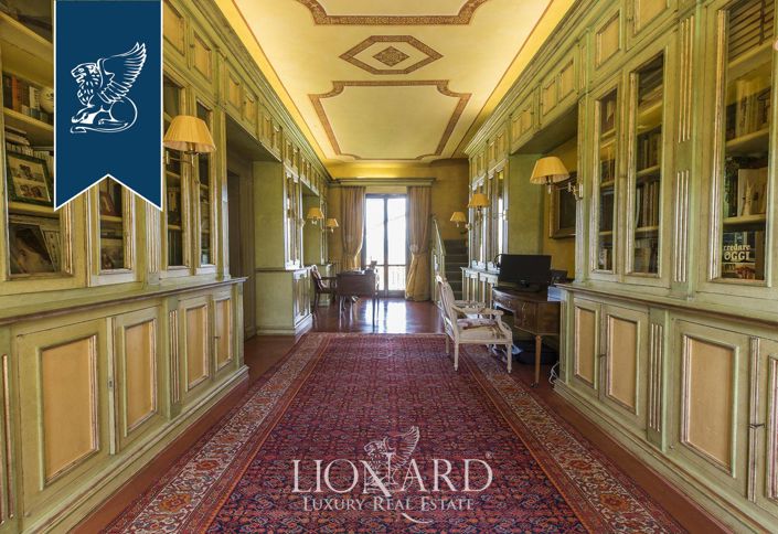 Image No.48-8 Bed Villa for sale