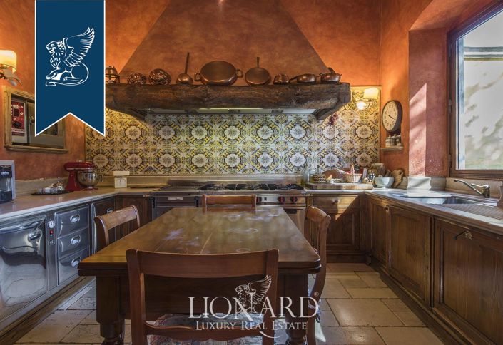 Image No.52-8 Bed Villa for sale