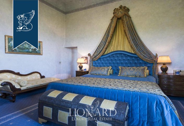 Image No.54-8 Bed Villa for sale