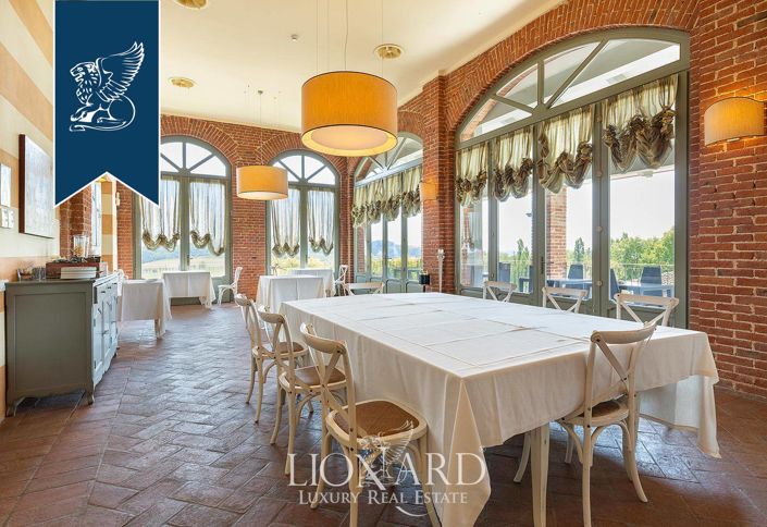 Image No.26-24 Bed Hotel for sale