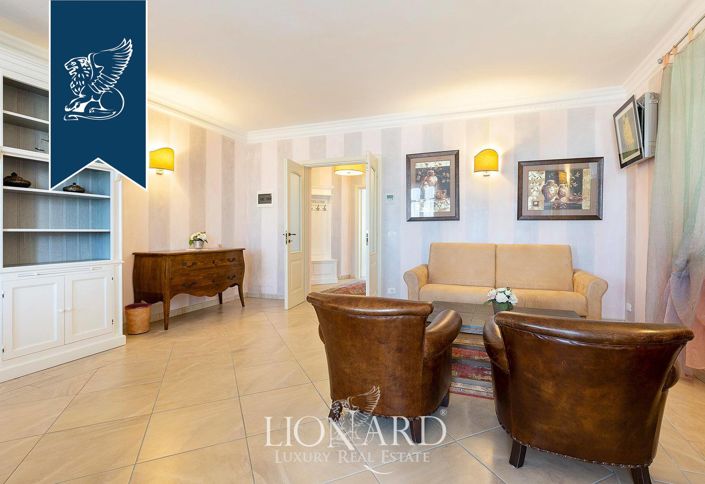 Image No.54-24 Bed Hotel for sale