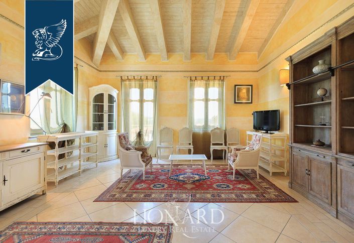 Image No.55-24 Bed Hotel for sale