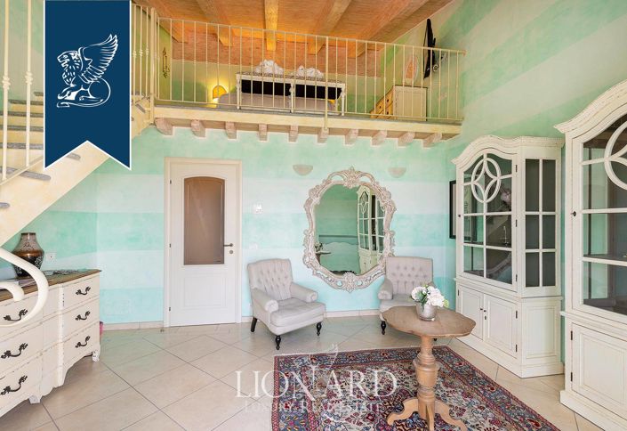 Image No.60-24 Bed Hotel for sale