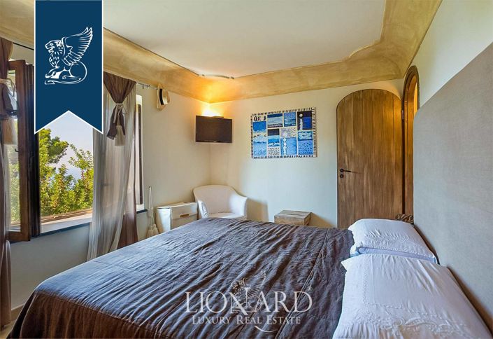 Image No.57-6 Bed Villa for sale