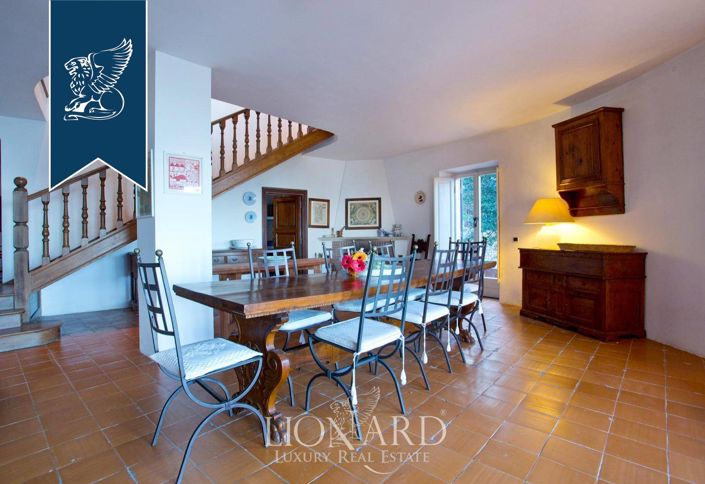 Image No.17-10 Bed Villa for sale