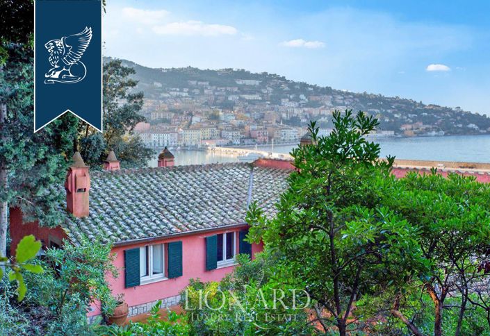 Image No.4-10 Bed Villa for sale