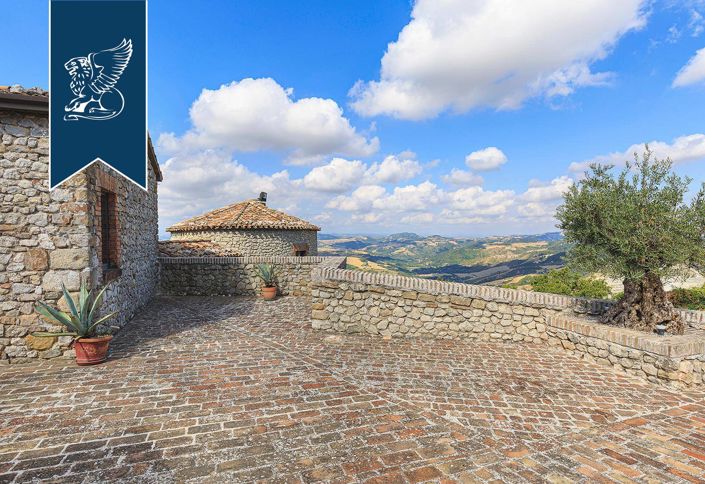 Image No.16-20 Bed Property for sale