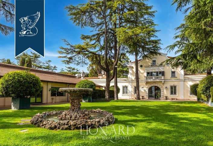 Image No.2-Villa de 21 chambres à vendre à Guidonia-Montecelio